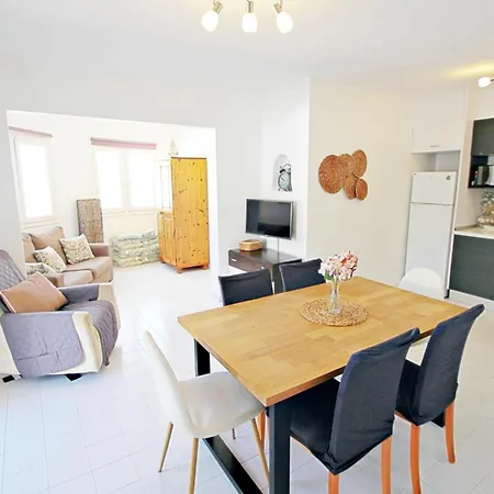 Aaron - With Stunning Views And Private Pool In