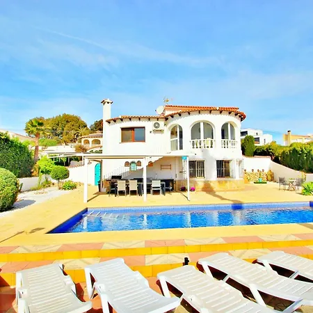Aaron - With Stunning Views And Private Pool In Villa