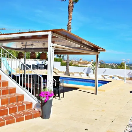 Aaron - With Stunning Views And Private Pool In 빌라