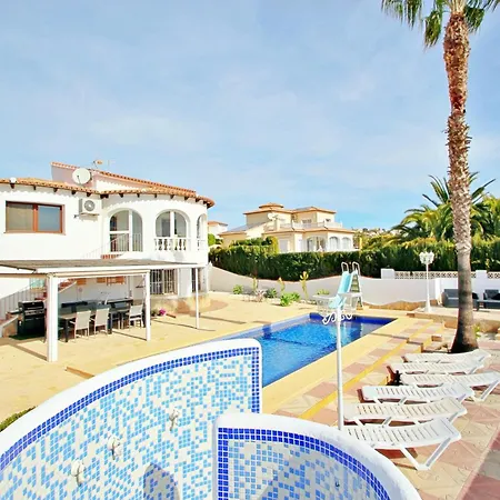 Aaron - With Stunning Views And Private Pool In Villa *