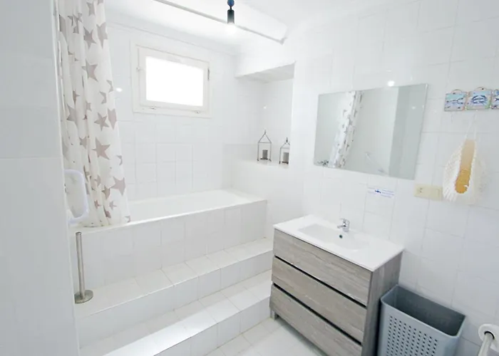 فيلة Aaron - With Stunning Views And Private Pool In