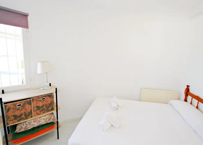 Aaron - With Stunning Views And Private Pool In فيلة