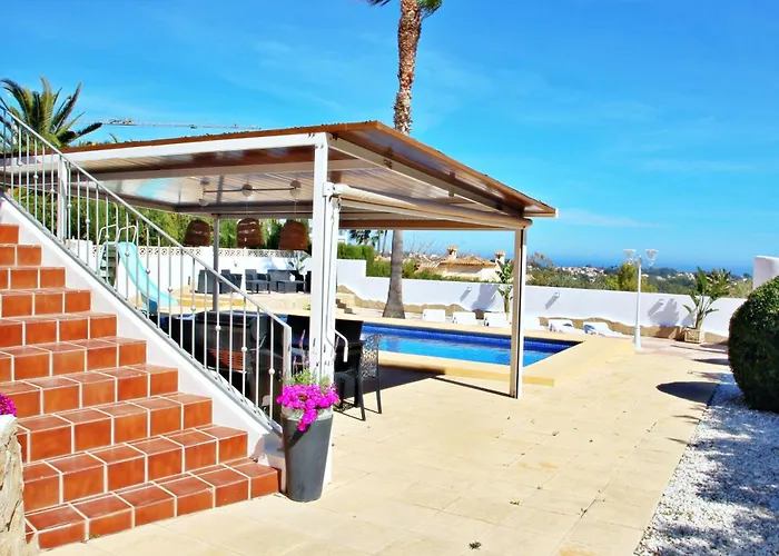 Aaron - With Stunning Views And Private Pool In فيلة