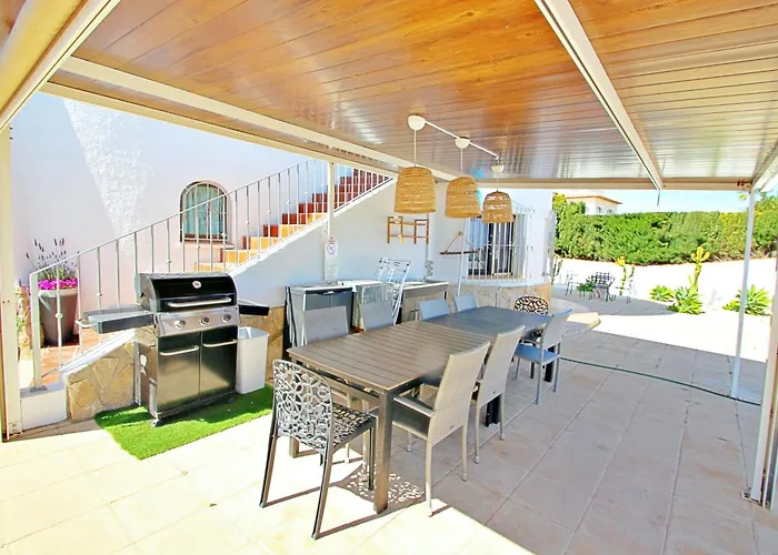 Aaron - With Stunning Views And Private Pool In Calp